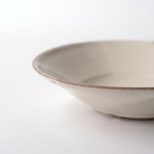 Load image into Gallery viewer, 粉引六寸つば皿 / 荒賀文成