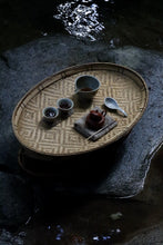 Load image into Gallery viewer, タリアン族 楕円卓 濃色 / mrak