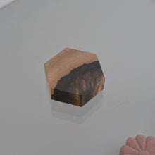 画像をギャラリービューアに読み込む, 黒柿六角蓋物(継ぎ有) / 中村志野