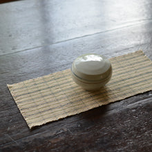 画像をギャラリービューアに読み込む, 敷布01 / 蚕糸