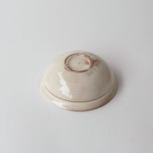 Load image into Gallery viewer, 粉引馬たらい小皿 / 荒賀文成