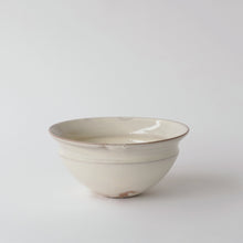 Load image into Gallery viewer, 粉引馬たらい麺鉢 / 荒賀文成