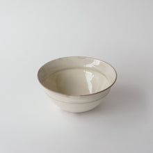 Load image into Gallery viewer, 粉引馬たらい麺鉢 / 荒賀文成