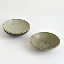 画像をギャラリービューアに読み込む, 5寸平鉢 灰釉 / 小林耶摩人