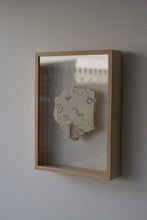Load image into Gallery viewer, Relief tile O / 小駒眞弓
