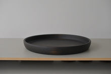 画像をギャラリービューアに読み込む, ナラ鉄染め盆 / 鈴木敬