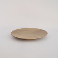 画像をギャラリービューアに読み込む, 平皿 240 イタヤカエデ 鉄媒染 / 内田悠