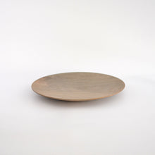 画像をギャラリービューアに読み込む, 平皿 270 イタヤカエデ 鉄媒染 / 内田悠