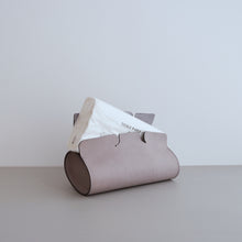 Load image into Gallery viewer, ティッシュケース ライトグレー / 石黒由枝