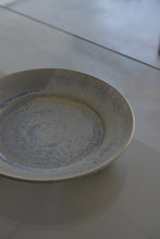 Load image into Gallery viewer, 灰白碧灰釉8寸広リム皿 / 清岡幸道