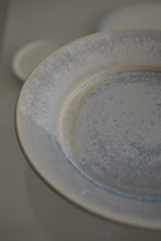 Load image into Gallery viewer, 灰白碧灰釉8寸広リム皿 / 清岡幸道