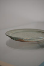 Load image into Gallery viewer, 灰白窯変7寸リムプレート / 清岡幸道