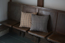 画像をギャラリービューアに読み込む, クッション 藍色 / 蚕糸