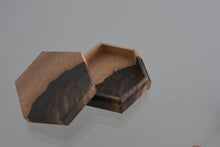 画像をギャラリービューアに読み込む, 黒柿六角蓋物(継ぎ有) / 中村志野