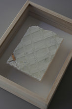 画像をギャラリービューアに読み込む, Relief tile L / 小駒真弓