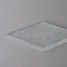 画像をギャラリービューアに読み込む, 菱形皿 / 三野直子