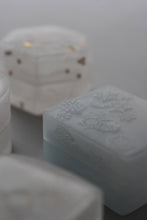 Load image into Gallery viewer, ときの箱 雪花 / 松田苑子