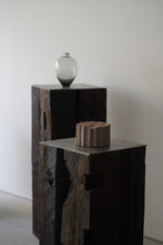 Load image into Gallery viewer, 古材展示台400x400x600 / 藤崎均