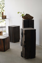 Load image into Gallery viewer, 古材展示台400x400x600 / 藤崎均