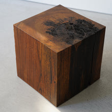 Load image into Gallery viewer, Solid Wood Cube / 藤崎均