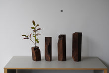 Load image into Gallery viewer, 花器 (クラロウォールナット) / 藤崎均