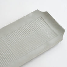 Load image into Gallery viewer, 白磁鎬隅切り長方皿(特長) / 阿南維也