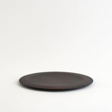 Load image into Gallery viewer, 黒丸皿240(拭漆) / 紀平佳丈