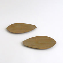 Load image into Gallery viewer, 蓮弁皿 中(鉄媒染) / 紀平佳丈