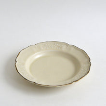 画像をギャラリービューアに読み込む, 花形リムレリーフ深皿7.5寸(黄磁) / 阿部慎太朗
