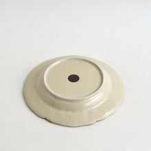 画像をギャラリービューアに読み込む, 花形リムレリーフ深皿7.5寸(黄磁) / 阿部慎太朗