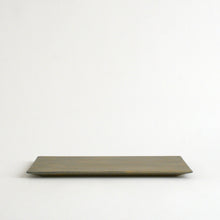 画像をギャラリービューアに読み込む, 蒔地平皿 240×150 / 芦田貞晴