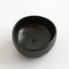 Load image into Gallery viewer, 黒釉ぐい呑 / 森本仁