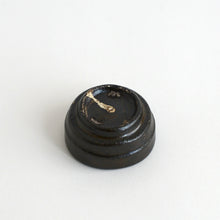 Load image into Gallery viewer, 黒釉ぐい呑 / 森本仁