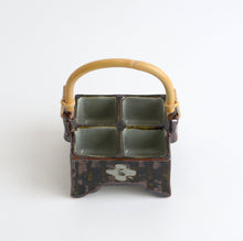 Load image into Gallery viewer, 角薬味(つる付) / 袖師窯