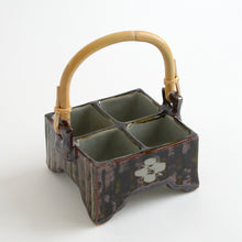 Load image into Gallery viewer, 角薬味(つる付) / 袖師窯