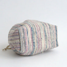 Load image into Gallery viewer, 合切袋 (羊毛:コチニール / 藍) / 滝沢都