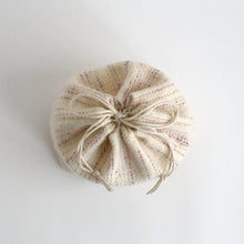 Load image into Gallery viewer, 小袋 (羊毛:ウメキゴケ) / 滝沢都