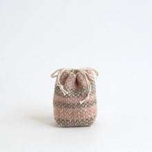 Load image into Gallery viewer, 小袋 (羊毛: アカソ) / 滝沢都