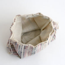 Load image into Gallery viewer, 合切袋 (羊毛:コチニール / 藍) / 滝沢都