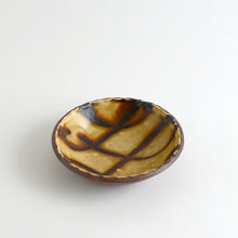 Load image into Gallery viewer, 灰釉スリップウェア丸皿 白地 / 柴田雅章