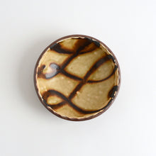 Load image into Gallery viewer, 灰釉スリップウェア丸皿 白地 / 柴田雅章