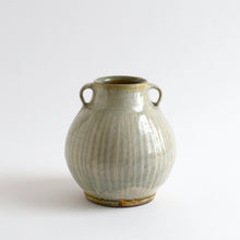 Load image into Gallery viewer, 白掛鎬手耳付壺 / 柴田雅章