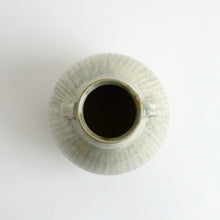 Load image into Gallery viewer, 白掛鎬手耳付壺 / 柴田雅章