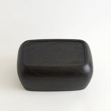 Load image into Gallery viewer, 栗黒拭漆面取り匣 / 中沢学