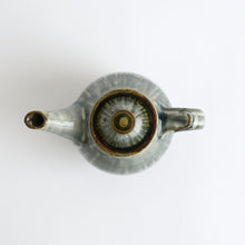 Load image into Gallery viewer, 呉須釉鎬手急須 / 柴田雅章