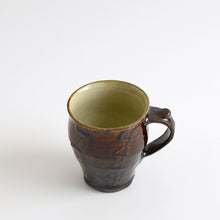 Load image into Gallery viewer, 飴釉筒描マグカップ / 柴田雅章