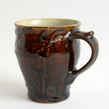 Load image into Gallery viewer, 飴釉筒描マグカップ / 柴田雅章