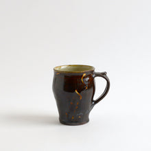 Load image into Gallery viewer, 飴釉流描マグカップ / 柴田雅章