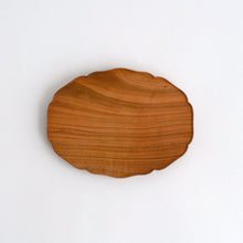 画像をギャラリービューアに読み込む, 輪花楕円皿 (7寸 / 桜) / 藤崎均