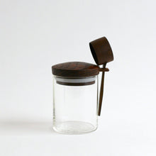 Load image into Gallery viewer, コーヒーキャニスターS ウォルナット材 / 田澤祐介